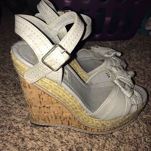 Steve Madden Bow Wedges